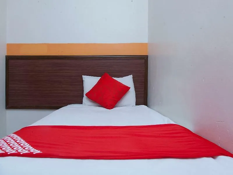 Oyo 575 Hotel Dns Ipoh 2*,  Malaysia