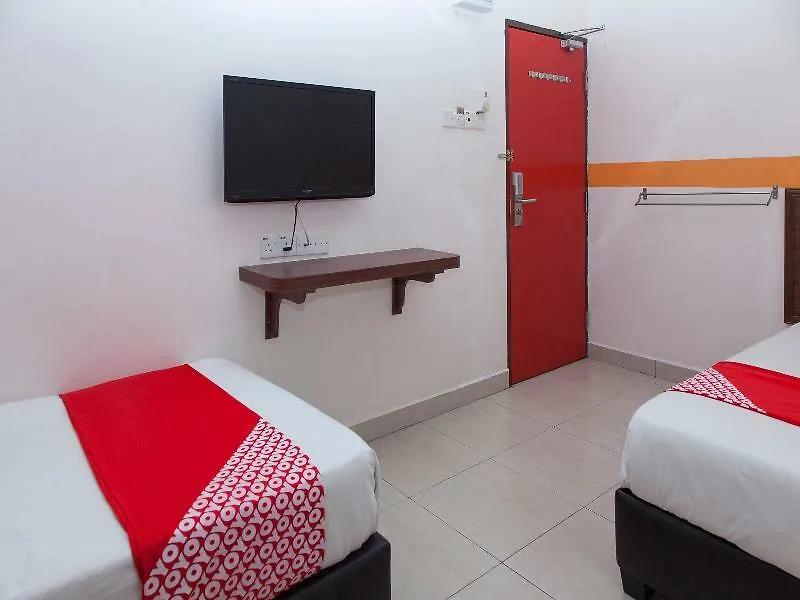 Oyo 575 Hotel Dns Ipoh 2*,  Malaysia